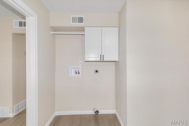 11218 Saint Shawn Lane, St Ann, MO 63074