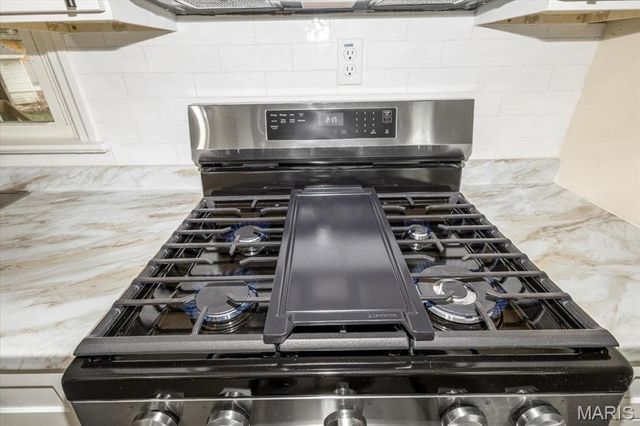 11218 Saint Shawn Lane, St Ann, MO 63074