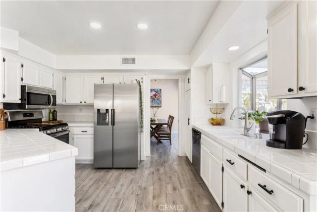 24550 Camino Meridiana, Murrieta, CA 92562