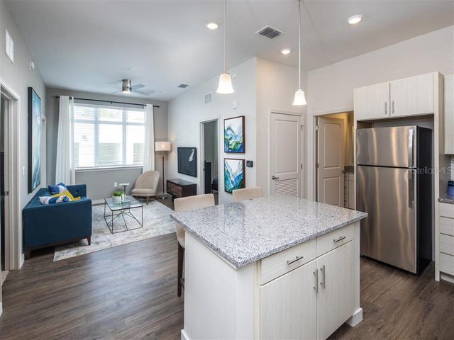 1185 S PINELLAS AVENUE B2, Tarpon Springs, FL 34689