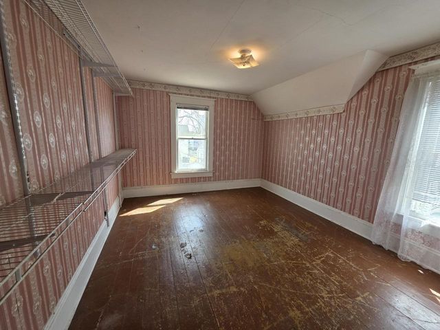127 N Walnut STREET, Oconomowoc, WI 53066