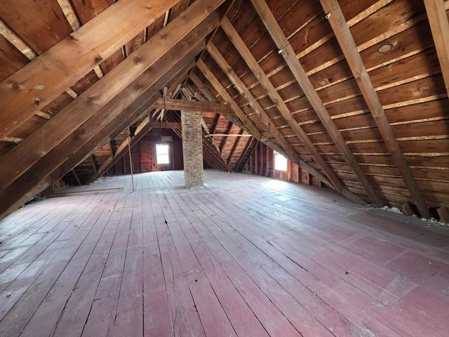 127 N Walnut STREET, Oconomowoc, WI 53066