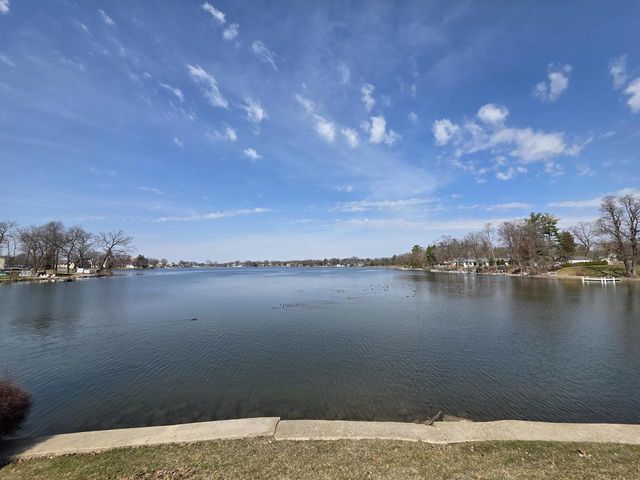 127 N Walnut STREET, Oconomowoc, WI 53066