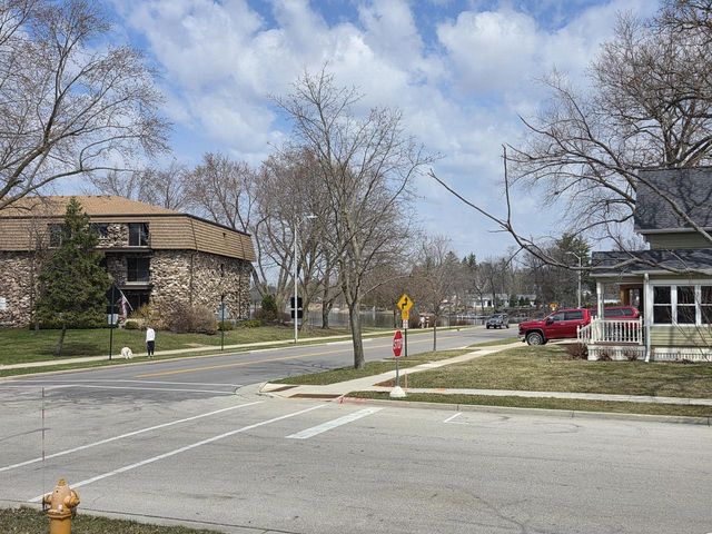 127 N Walnut STREET, Oconomowoc, WI 53066