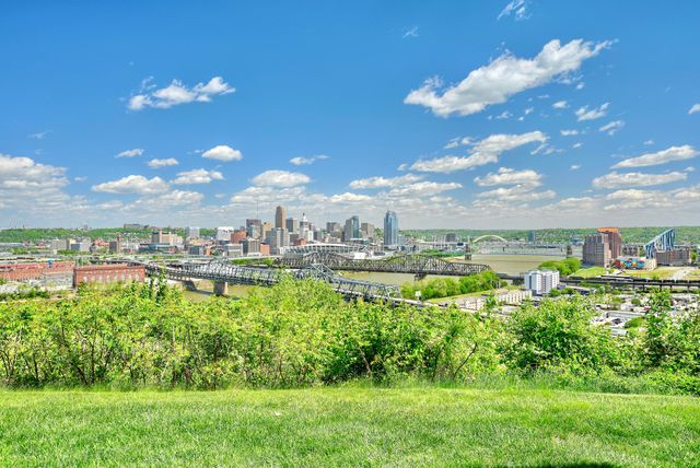 102 Winding Way, K, Covington, KY 41011