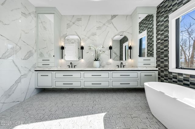 30 Winchester Lane, Holmdel, NJ 07733