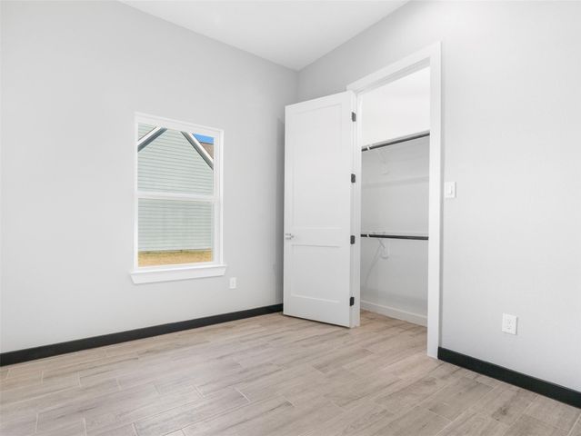 209 Silverleaf Road, Sweeny, TX 77480