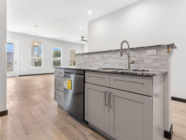 209 Silverleaf Road, Sweeny, TX 77480