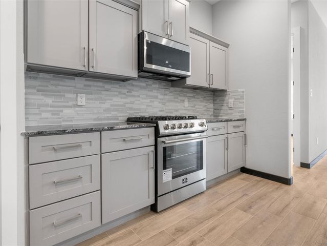 209 Silverleaf Road, Sweeny, TX 77480