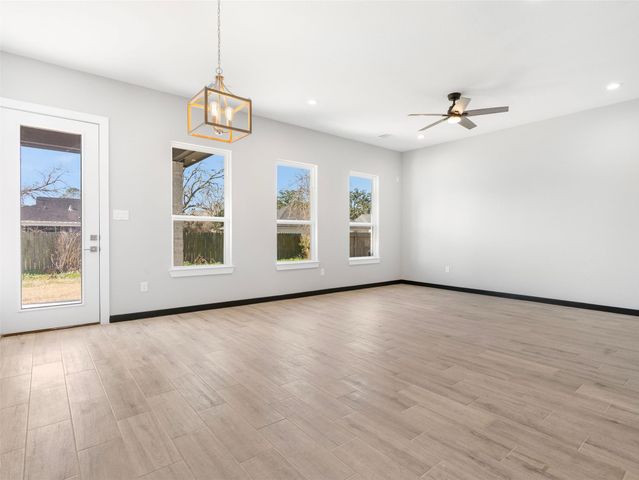 209 Silverleaf Road, Sweeny, TX 77480