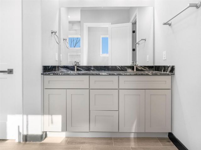 209 Silverleaf Road, Sweeny, TX 77480