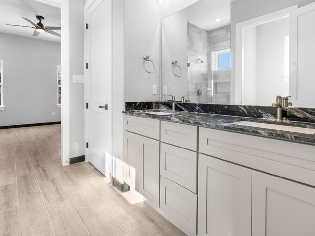 209 Silverleaf Road, Sweeny, TX 77480