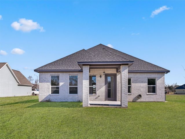 209 Silverleaf Road, Sweeny, TX 77480