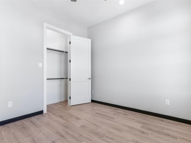 209 Silverleaf Road, Sweeny, TX 77480