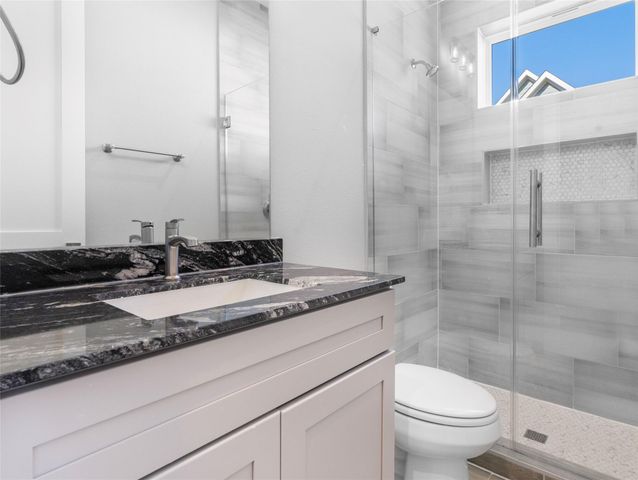 209 Silverleaf Road, Sweeny, TX 77480