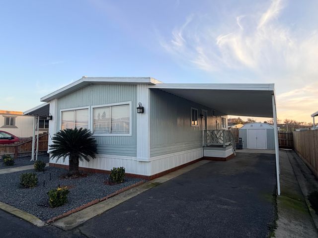 720 E Worth Avenue 159, Porterville, CA 93257