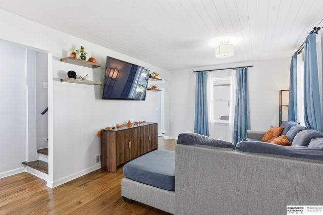 2604 Jackson Street, Bellevue, NE 68005