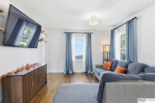 2604 Jackson Street, Bellevue, NE 68005