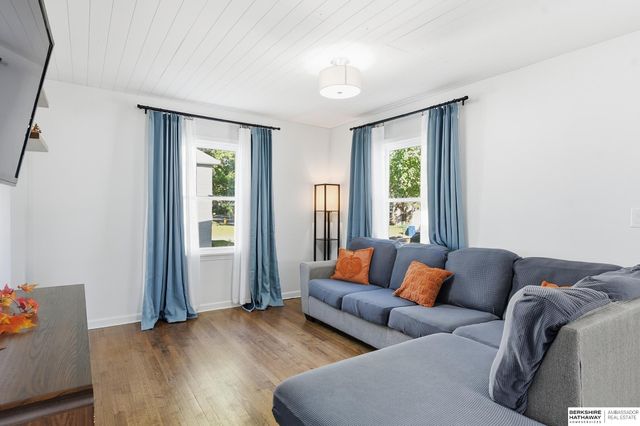 2604 Jackson Street, Bellevue, NE 68005