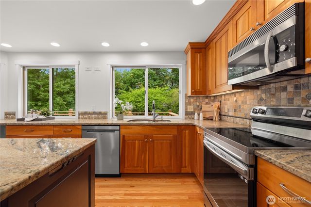 14821 104th Avenue NE, Bothell, WA 98011