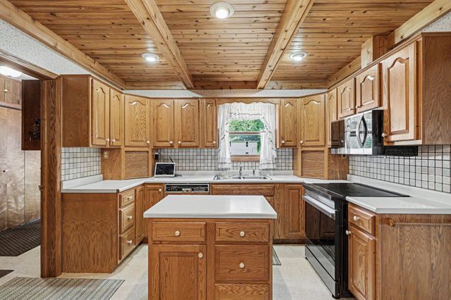 8596 S 36th Street S, Scotts, MI 49088