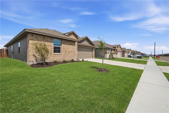 7710 Bronco Buster Dr, Corpus Christi, TX 78414