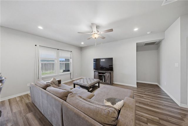 7710 Bronco Buster Dr, Corpus Christi, TX 78414
