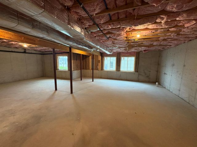25 Dartmouth Drive, Poughkeepsie, NY 12603