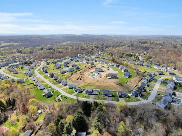 25 Dartmouth Drive, Poughkeepsie, NY 12603