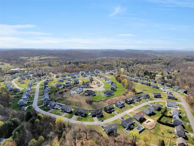 25 Dartmouth Drive, Poughkeepsie, NY 12603