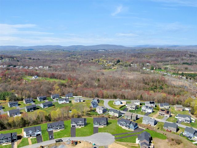 25 Dartmouth Drive, Poughkeepsie, NY 12603