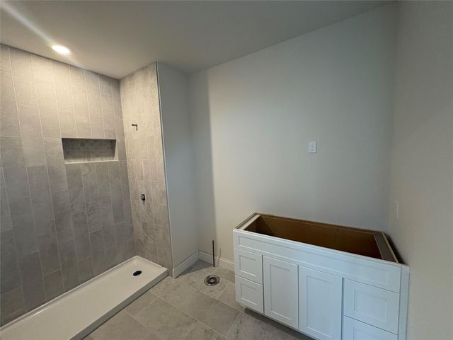 25 Dartmouth Drive, Poughkeepsie, NY 12603