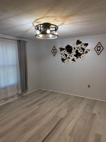 1011 Circle Tee LN, Goodview, VA 24095