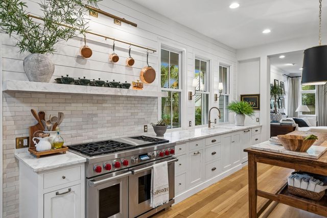 718 Royall Avenue, Mount Pleasant, SC 29464