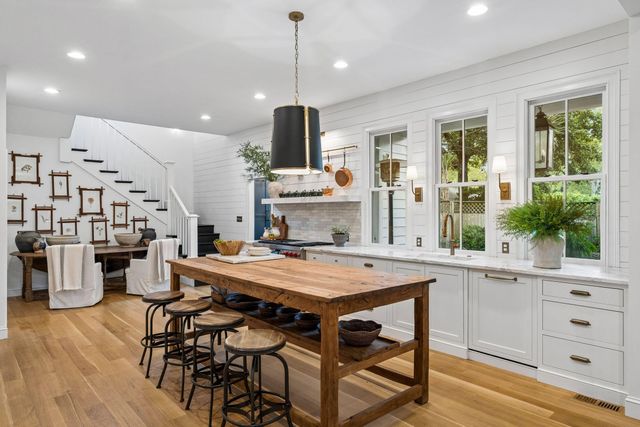 718 Royall Avenue, Mount Pleasant, SC 29464