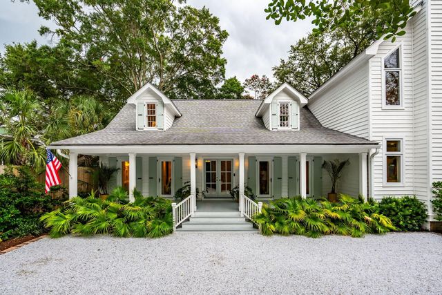 718 Royall Avenue, Mount Pleasant, SC 29464