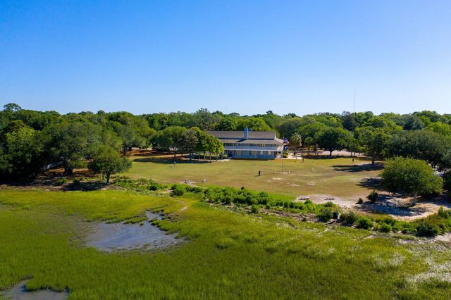 718 Royall Avenue, Mount Pleasant, SC 29464