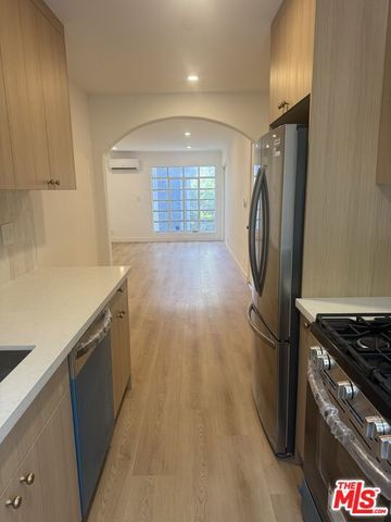 1254 N Orange Grove Avenue 3, Los Angeles, CA 90046