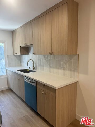 1254 N Orange Grove Avenue 3, Los Angeles, CA 90046