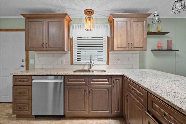 7039 SIESTA STREET, Zephyrhills, FL 33541