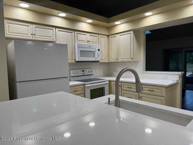 7021 Oregon Chickadee Road, Weeki Wachee, FL 34613