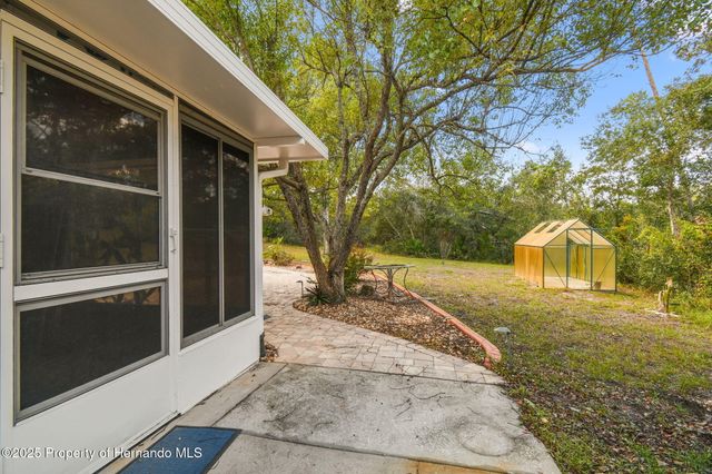 7021 Oregon Chickadee Road, Weeki Wachee, FL 34613