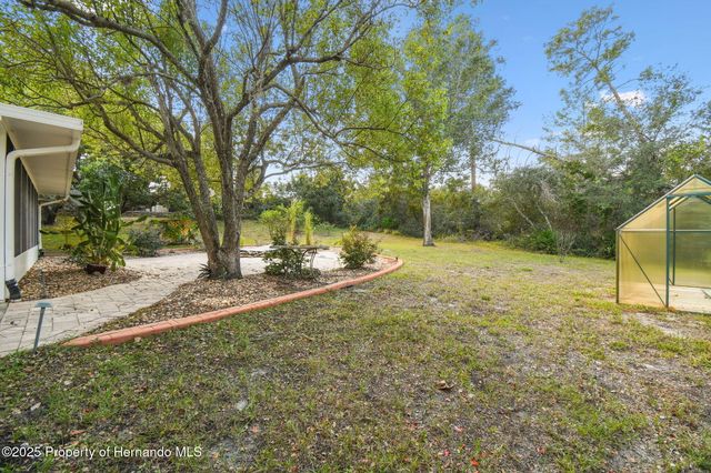 7021 Oregon Chickadee Road, Weeki Wachee, FL 34613