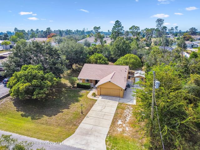 7021 Oregon Chickadee Road, Weeki Wachee, FL 34613