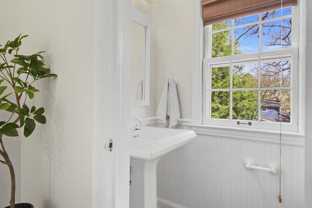 811 Hiawatha Drive, Madison, WI 53711
