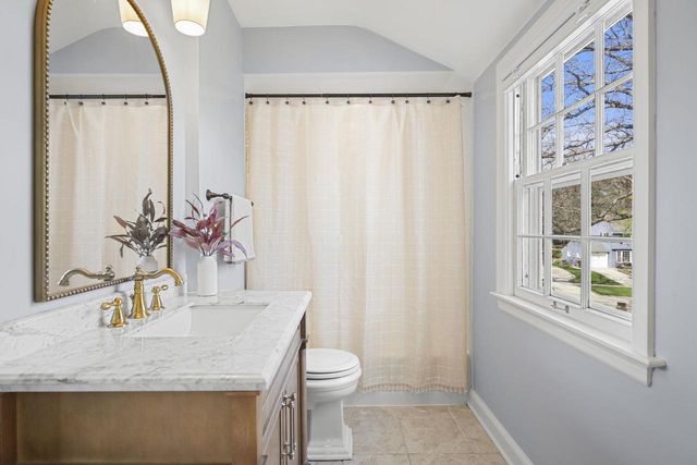 811 Hiawatha Drive, Madison, WI 53711