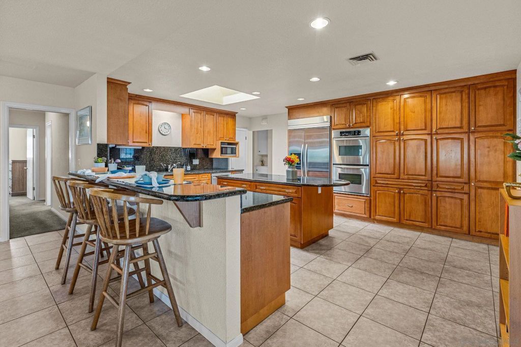 Image 6 of property listing at 5762 Alta Vista Ave, San Diego, CA 92114
