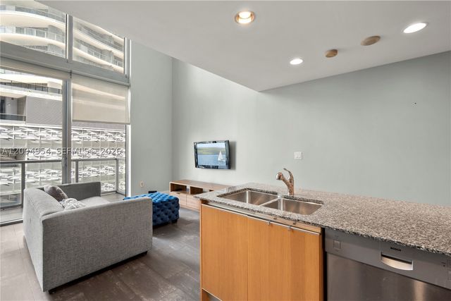 1050 Brickell Ave 1418, Miami, FL 33131