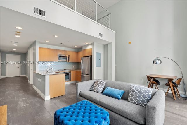 1050 Brickell Ave 1418, Miami, FL 33131