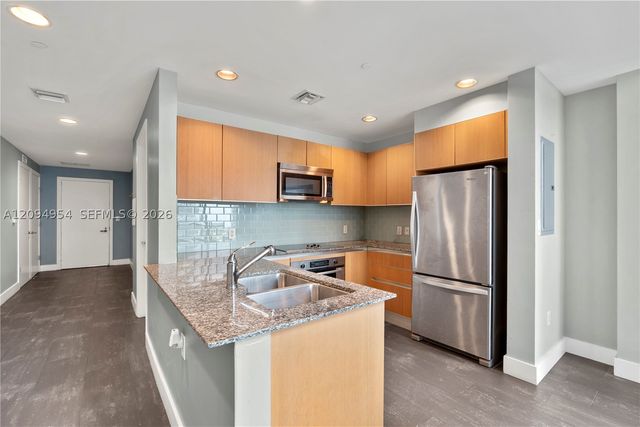 1050 Brickell Ave 1418, Miami, FL 33131